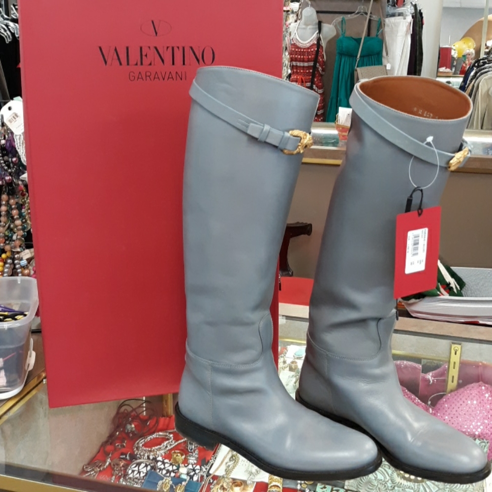 Boots - Picture 7 of 8